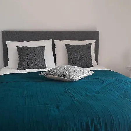 Tres Joli T3 Fraichement Renove, Dans Hotelliere