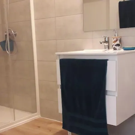 Tres Joli T3 Fraichement Renove, Dans Hotelliere