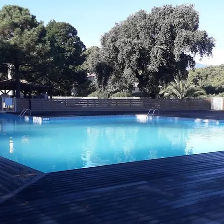 Tres Joli T3 Fraichement Renove, Dans Hotelliere Lecci