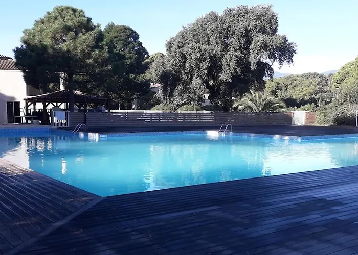 Tres Joli T3 Fraichement Renove, Dans Hotelliere Lecci